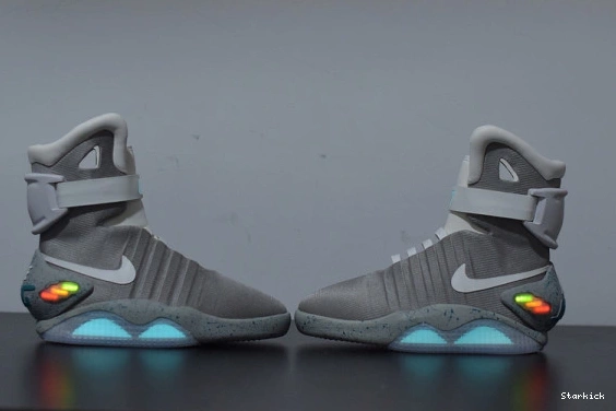 NIKE MAG 1218